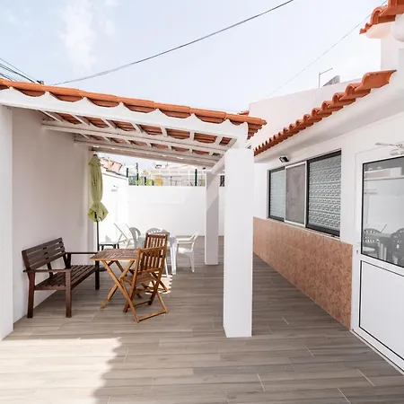 Holiday home With Garden And Barbecue
