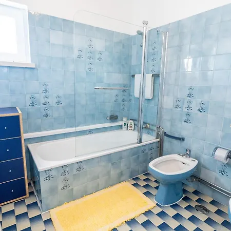 Vakantiehuis With Garden And Barbecue Nazaré