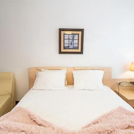 Vakantiehuis With Garden And Barbecue Nazaré